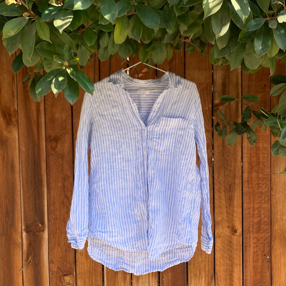 Gap Boyfriend Fit Blue/White Linen Shirt